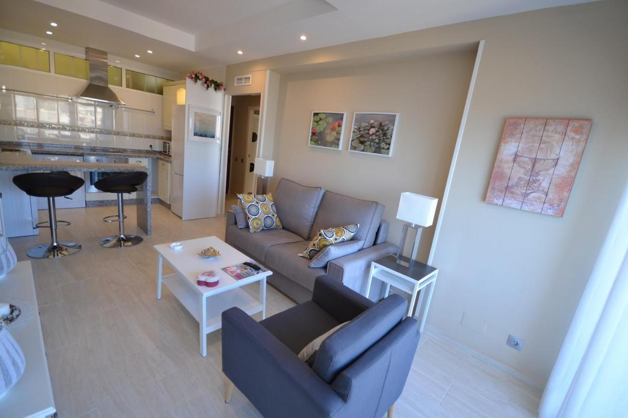 Fuengirola. Bonito Apartamento En Paseo Maritimo. Espectaculares Vistas Al Mar. Primera Linea 외부 사진